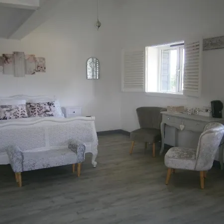 The Crown Lodges-3